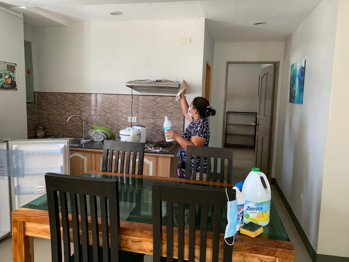 Beinte Singko De Marso Apartments Candon Экстерьер фото