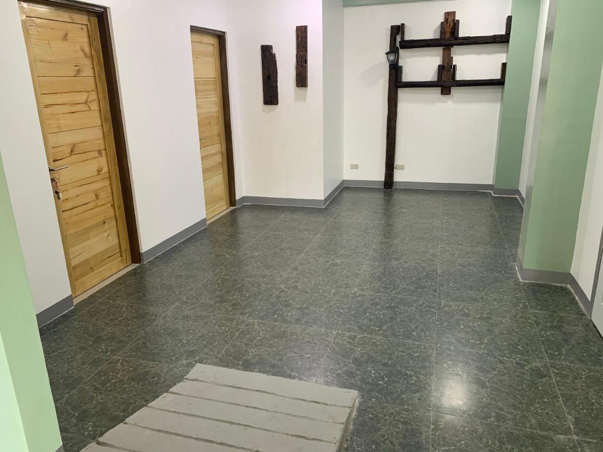 Beinte Singko De Marso Apartments Candon Экстерьер фото