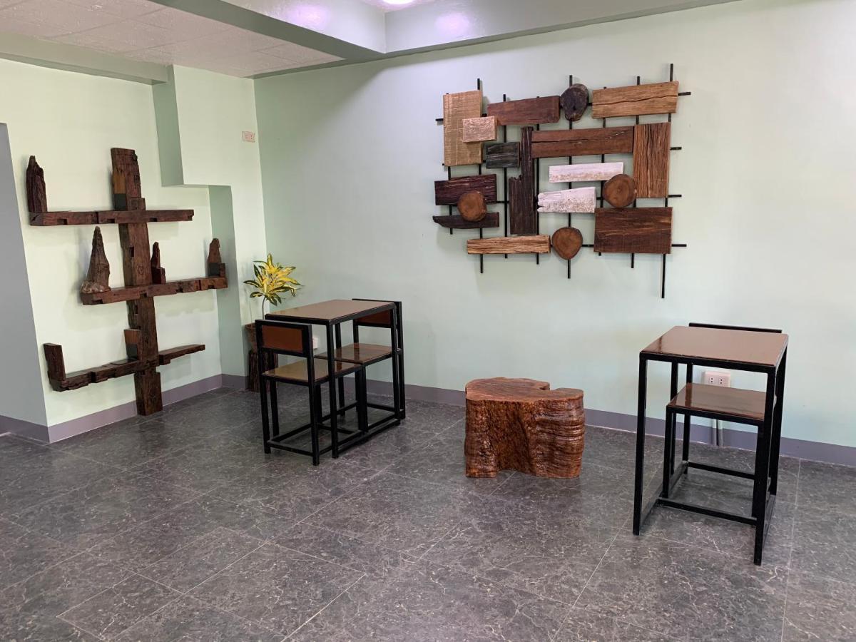 Beinte Singko De Marso Apartments Candon Экстерьер фото