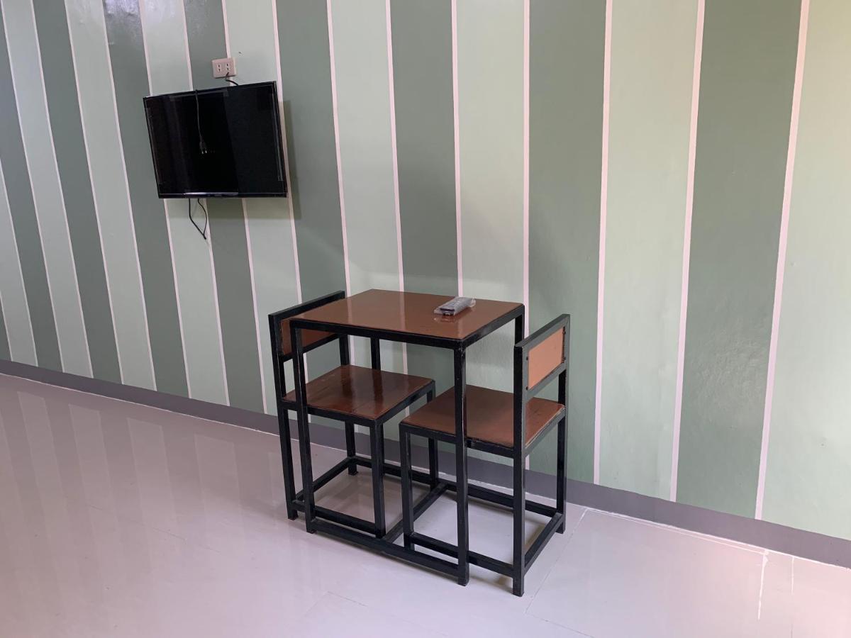 Beinte Singko De Marso Apartments Candon Экстерьер фото