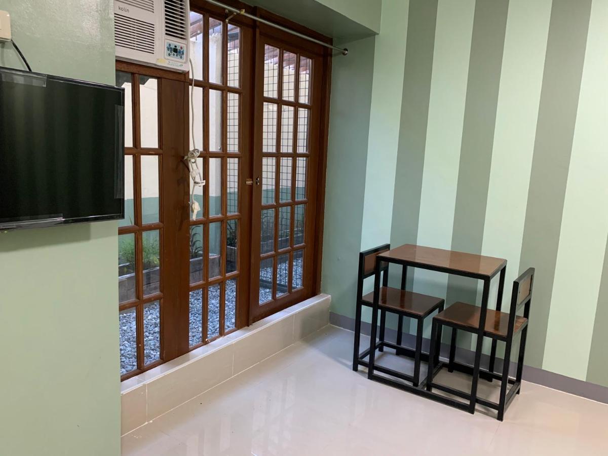 Beinte Singko De Marso Apartments Candon Экстерьер фото