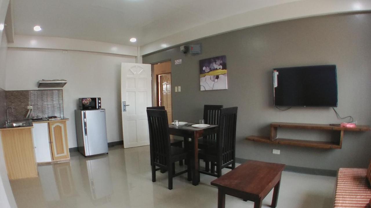 Beinte Singko De Marso Apartments Candon Экстерьер фото
