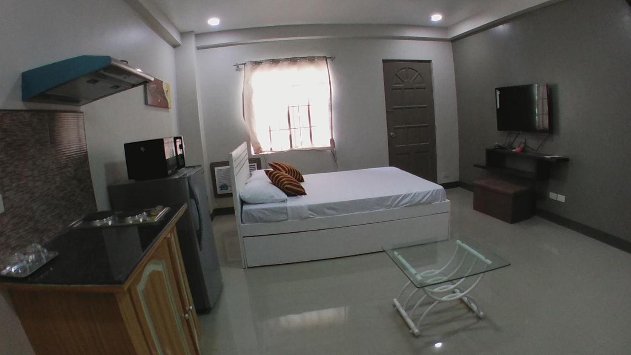 Beinte Singko De Marso Apartments Candon Экстерьер фото