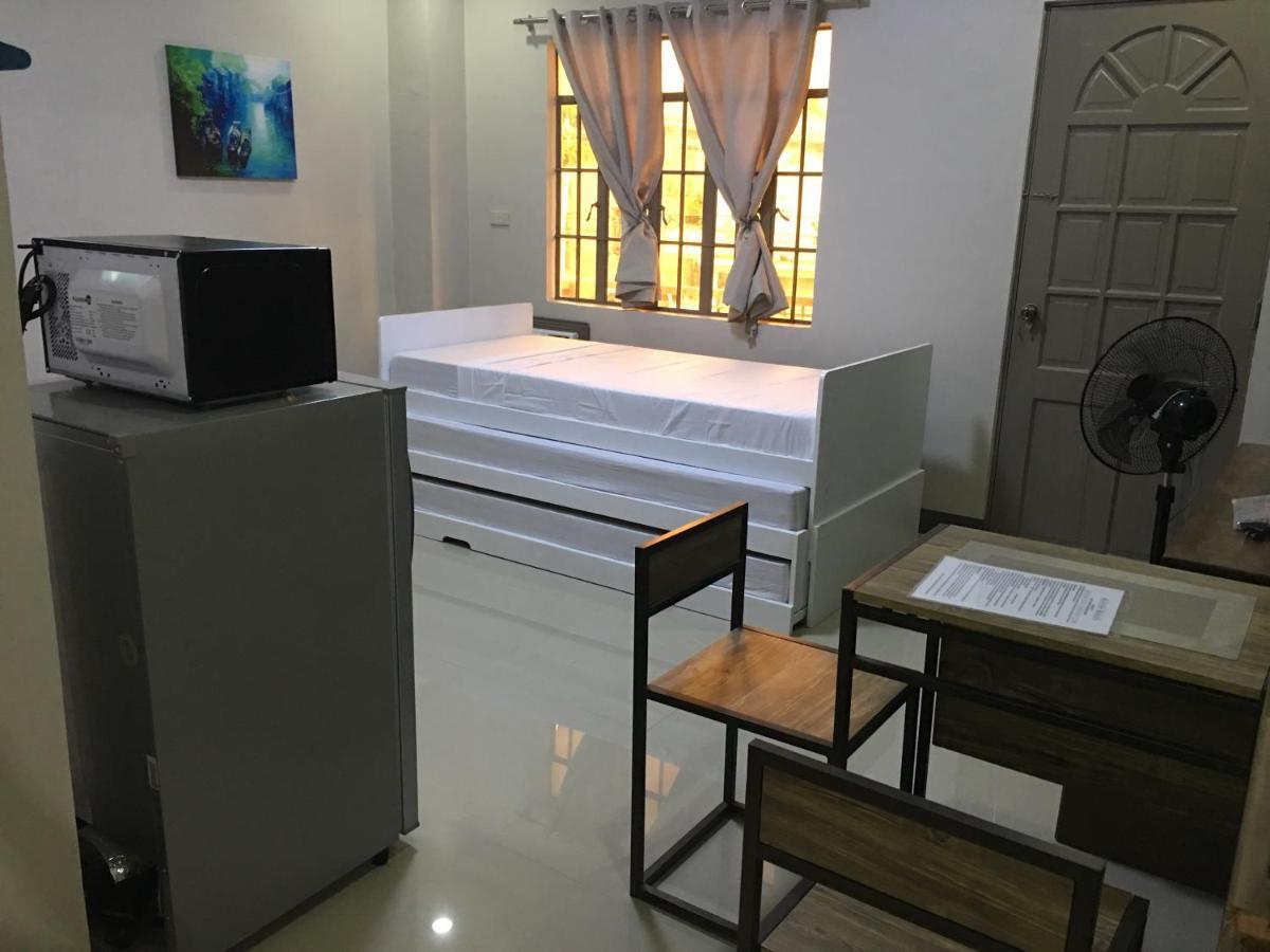 Beinte Singko De Marso Apartments Candon Экстерьер фото