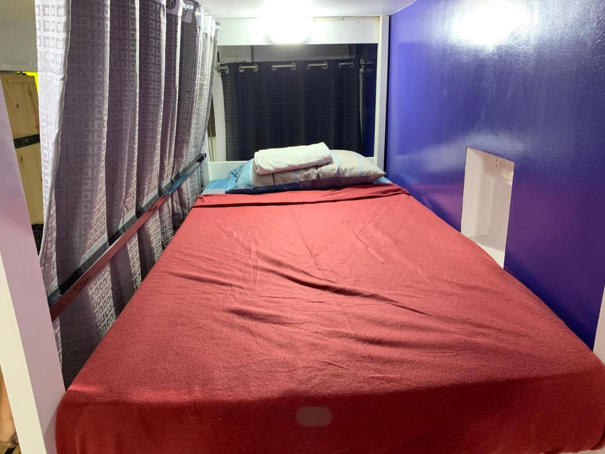 Beinte Singko De Marso Apartments Candon Экстерьер фото